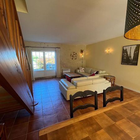 Gites Le Mathelin Lamothe-Montravel Exterior photo